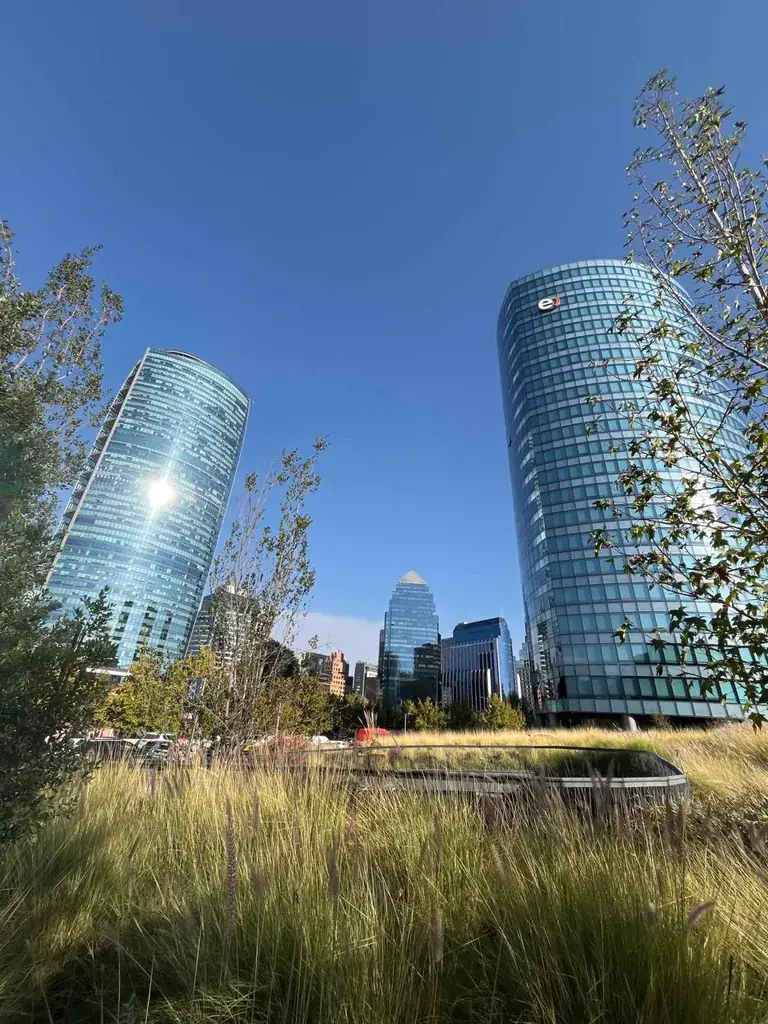 The glass towers around Parque Titanium